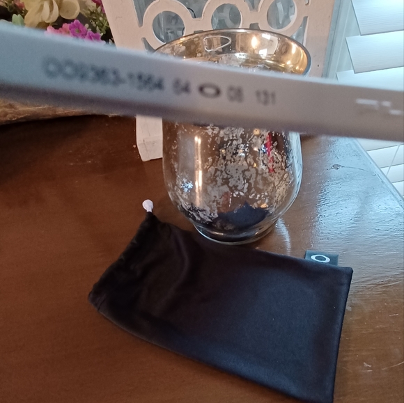 OAKLEY FLAK BETA'S UNISEX NWT & CASE POLARIZED SUNGLASSES - Picture 7 of 10